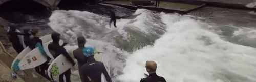 Hautnah dabei: unser 360-Grad-Video vom Eisbach