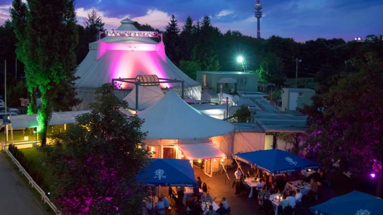 Das Schloss Eventlocation München und Livestream Bühne