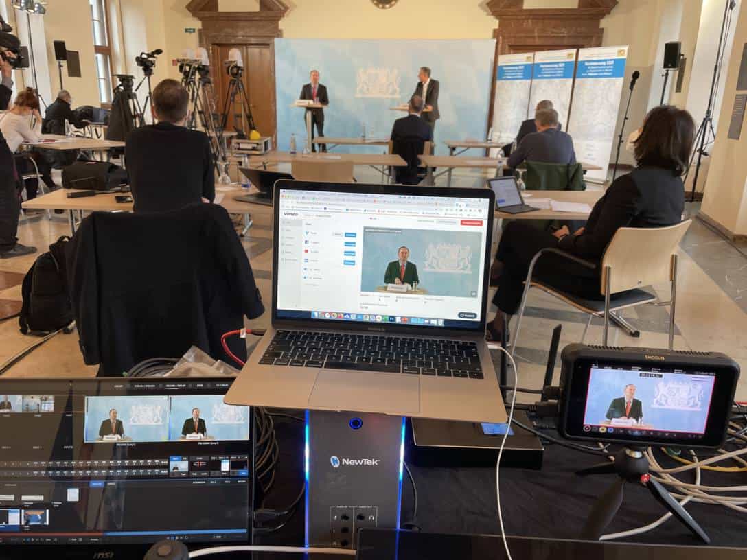 Pressekonferenz-Wirtschaftsministerium
